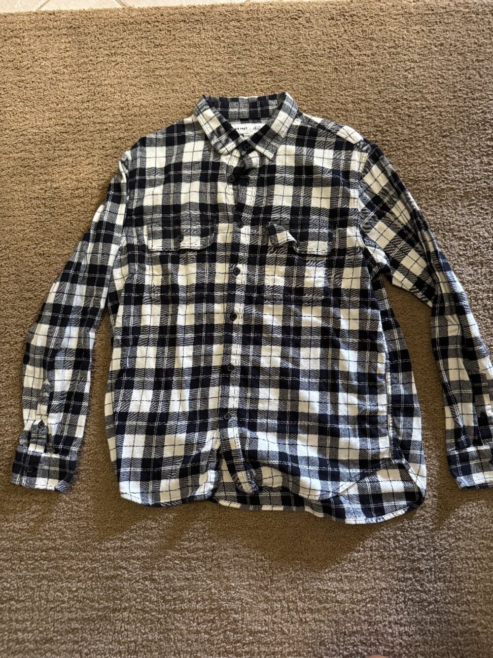 Old Navy White and Black Flannel Long Sleeve T-Shirt